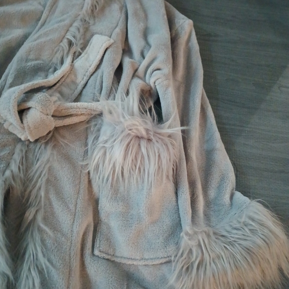 NWOT - Pottery Barn teen faux robe  gray - Picture 5 of 7